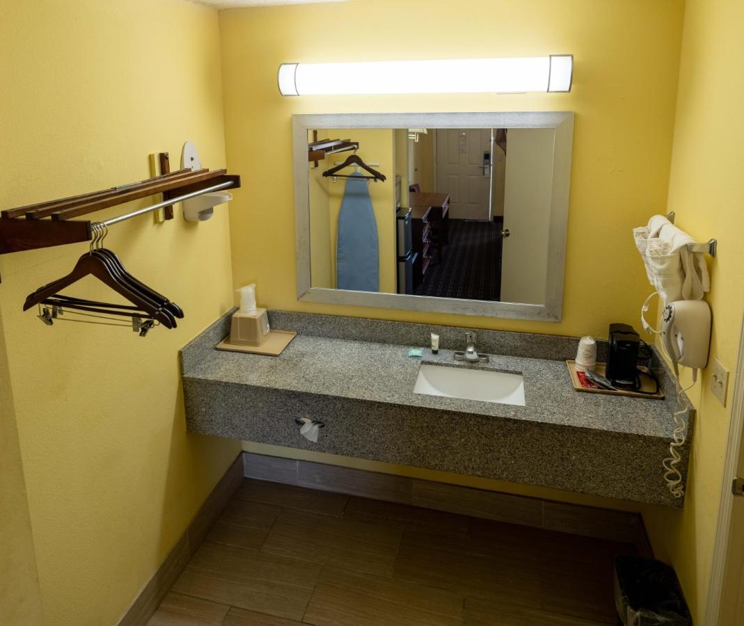 Loyalty Inn Hawkinsville Экстерьер фото