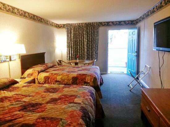 Loyalty Inn Hawkinsville Номер фото