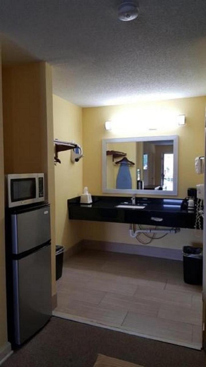 Loyalty Inn Hawkinsville Экстерьер фото