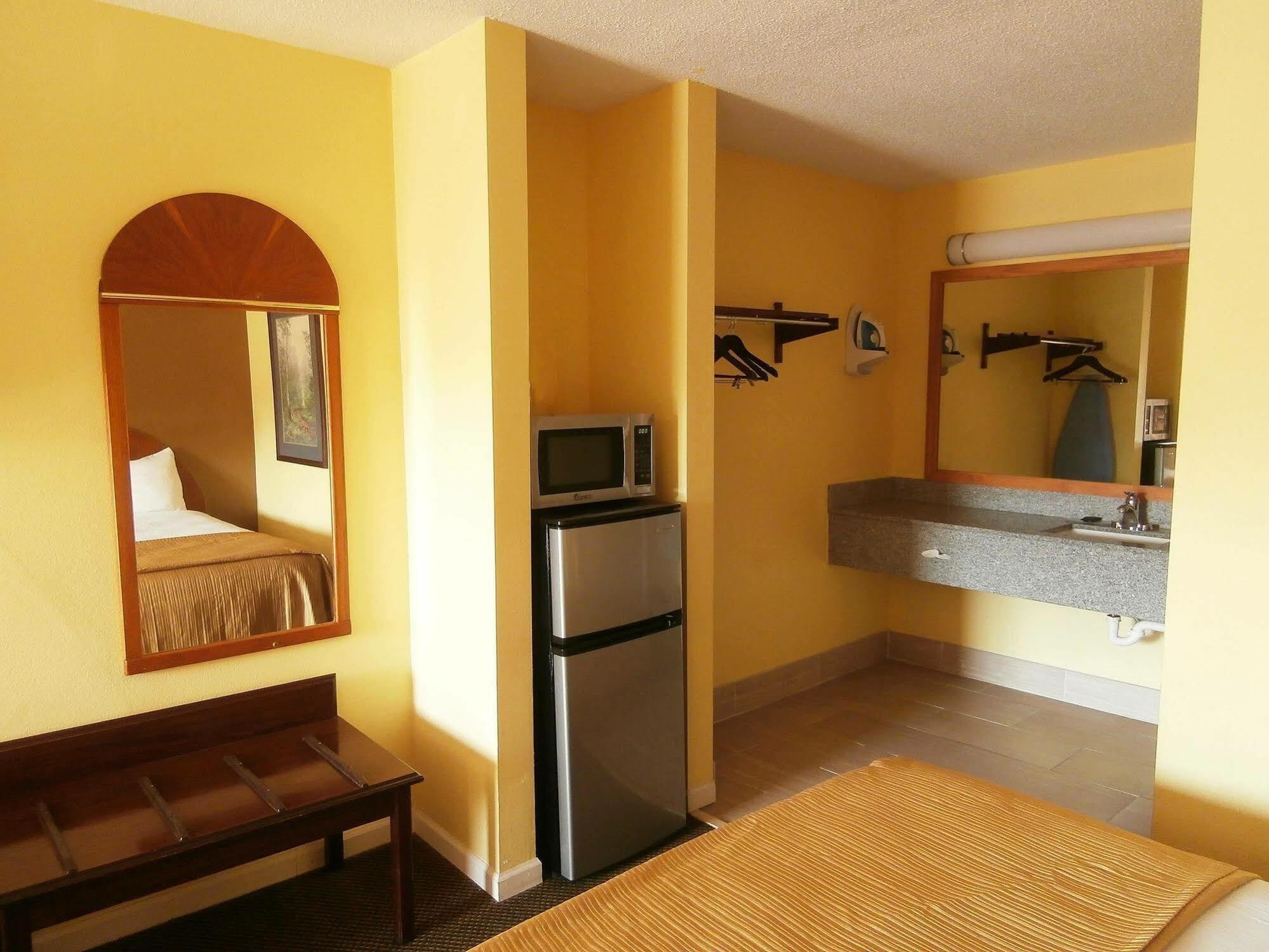 Loyalty Inn Hawkinsville Экстерьер фото